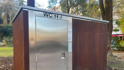 Aseo público en el Paseo de Cánovas en Cáceres