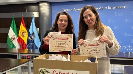 La Asociación de Comerciantes de Almuñécar reparten 2.000 euros entre los clientes