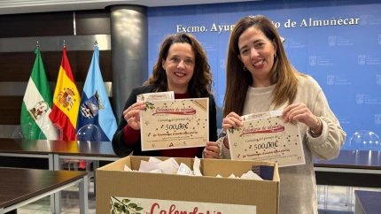 La Asociación de Comerciantes de Almuñécar reparten 2.000 euros entre los clientes
