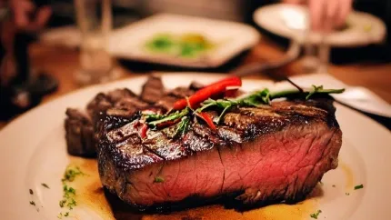 Diciembre de excesos, enero de propósitos: 7 consejos prácticos para bajar los kilos ganados en Navidad