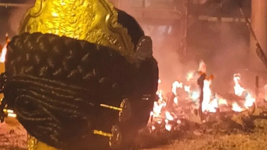 FALLERA EN UNA CREMÀ