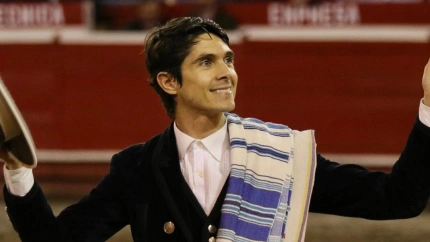 Sebastián Castella tras indultar un astado de Ernesto Gutiérrez Arango