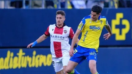 Empate sin goles en el Cádiz - Levante