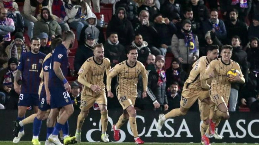 Los jugadores del Éibar celebran su gol ante el Eldense