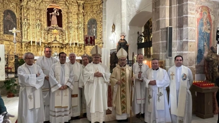 El presidente de la Conferencia Episcopal, Luis Argüello, visita Almendral con motivo de San Mauro