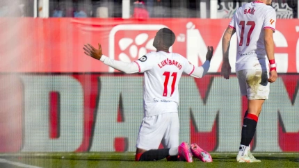 Lukebakio celebra tras anotar un gol ante el Girona