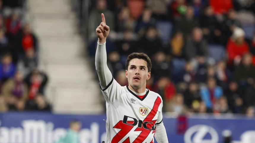 Camello celebra el 0-1 del Rayo contra Osasuna.
