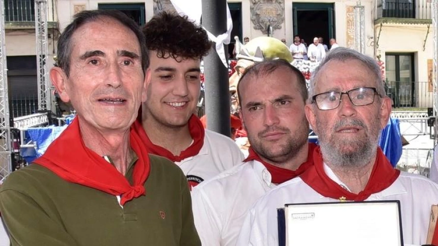 Pedro Miguel a la izquierda de la foto