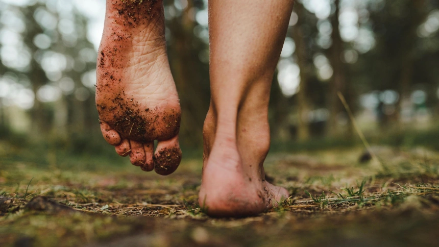 Estos son los beneficios de andar descalzo