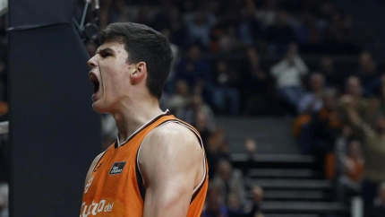 Pradilla celebra una canasta ante el Manresa