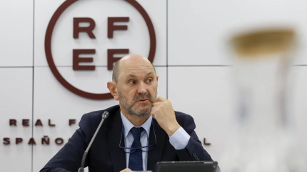 Rafael Louzán habla de cómo es su relación con Florentino Pérez en El Chiringuito.