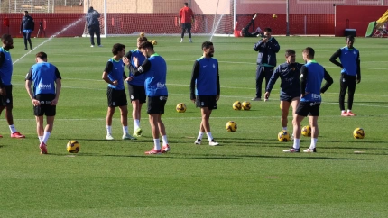 Los jugadores del Mallorca, durante el entrenamiento del pasado miércoles en Son Bibiloni