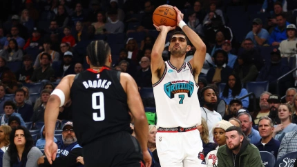 Santi Aldama, en el partido frente a los Rockets