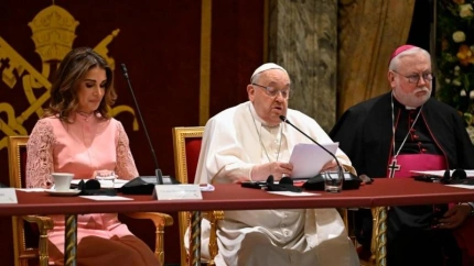 El Papa Francisco ha presidido la cumbre junto a la reina consorte Rania de Jordania