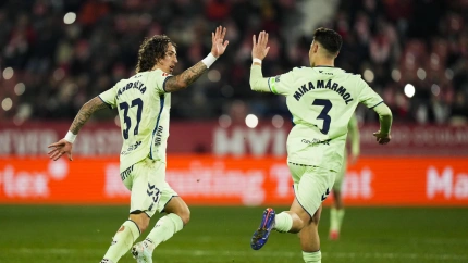 Fabio Silva celebra el gol de Las Palmas contra el Girona