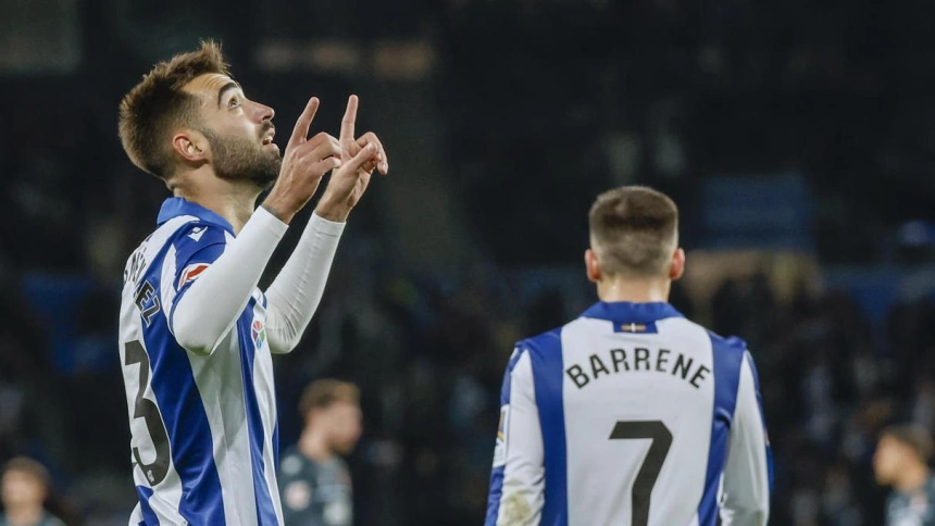 Brais Méndez celebra el gol del Real Sociedad - Espanyol