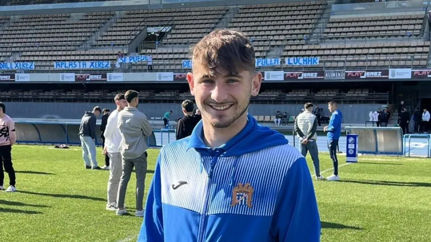 Cristian Martínez, último fichaje de Pedro Reverte, debutó en Chapín con la camiseta del cuadro aguileño.