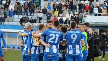 El CF Lorca Deportiva celebra la victoria ante el Imperial en el Artés Carrasco
