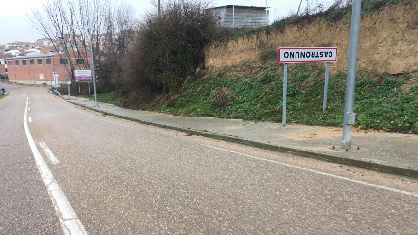 Señal a la entrada de Castronuño