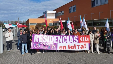 Concentración organizada pola Confederación Intersindical Galega (CIG) diante da residencia de Láncara