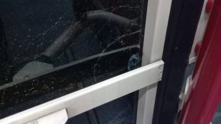 Los conductores de autobuses de Tussam siguen sufriendo incidentes a su paso por el Polígono Sur