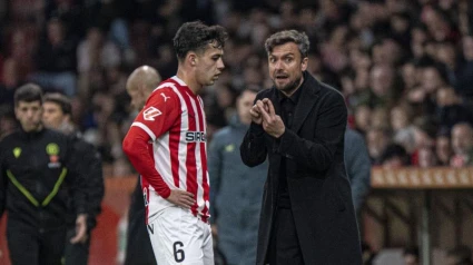 Rubén Albés da instrucciones a Nacho Martín.