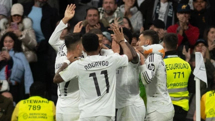 Los jugadores del Real Madrid celebran el 2-0 de Vinicius contra el Girona.