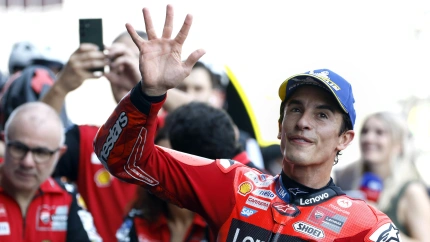 Pole y victoria al sprint para Márquez en Buriram.