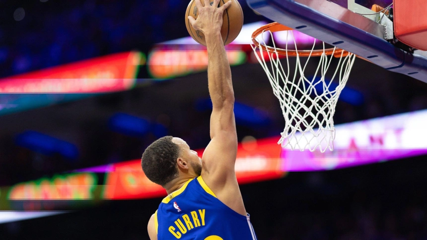 Stephen Curry llevaba seis años sin hacer un mate en un partido y solo lleva 27 en su carrera.