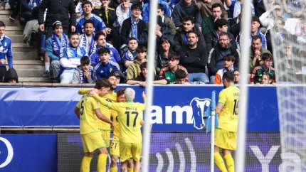 Los jugadores del Deportivo celebran un gol contra el Oviedo.
