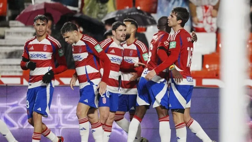 El Granada celebra el gol de Manu Lama (LaLiga)