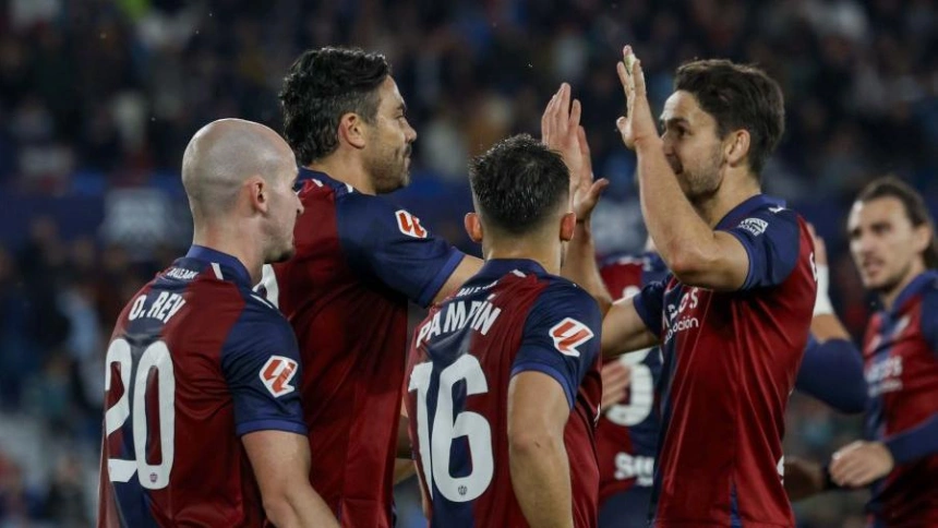 La plantilla celebra el último triunfo