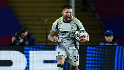Otamendi celebra el 1-1 del Benfica contra el Barcelona