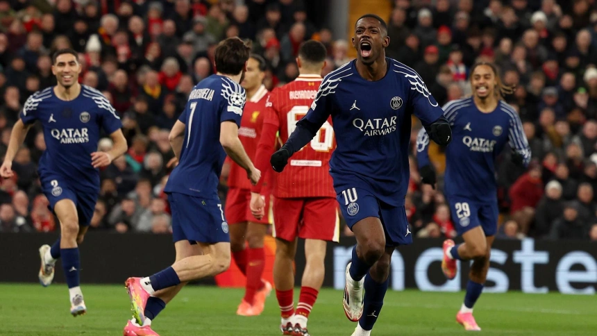 Dembélé celebra el gol del PSG al Liverpool