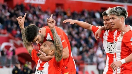 Luis Suárez celebra su gol en el Almería - Zaragoza