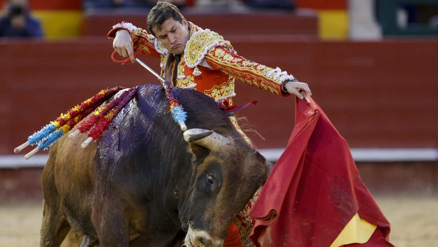 Daniel Luque, durante su actuación este lunes en Valencia