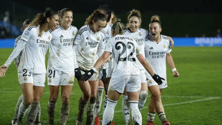 El Real Madrid femenino celebra el gol en Champions