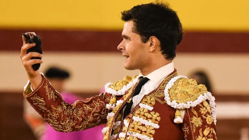 Juanito, con la oreja que cortó el pasado sábado en Valdilecha (Madrid)