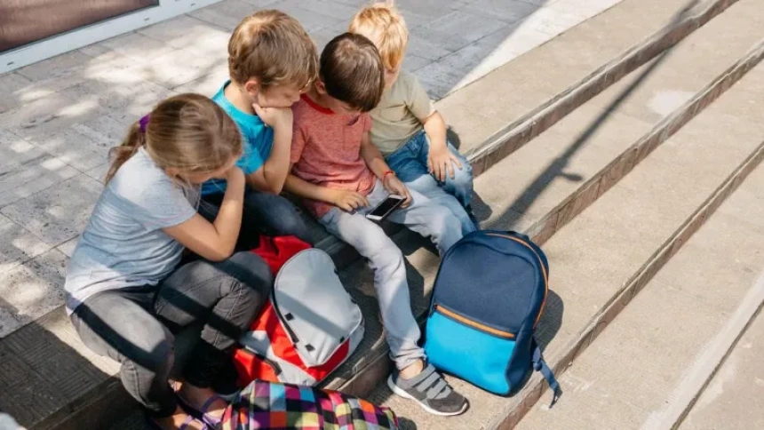 Menores y ciber-peligros