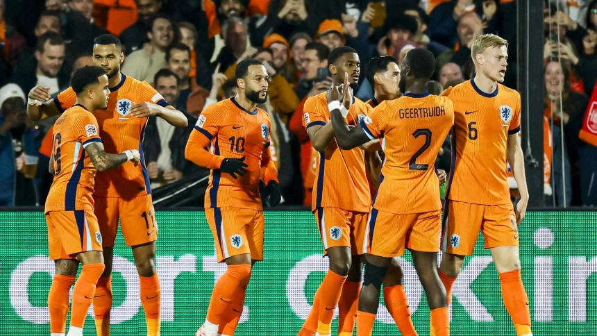 Los jugadores de Países Bajos celebran el 2-1 contra España