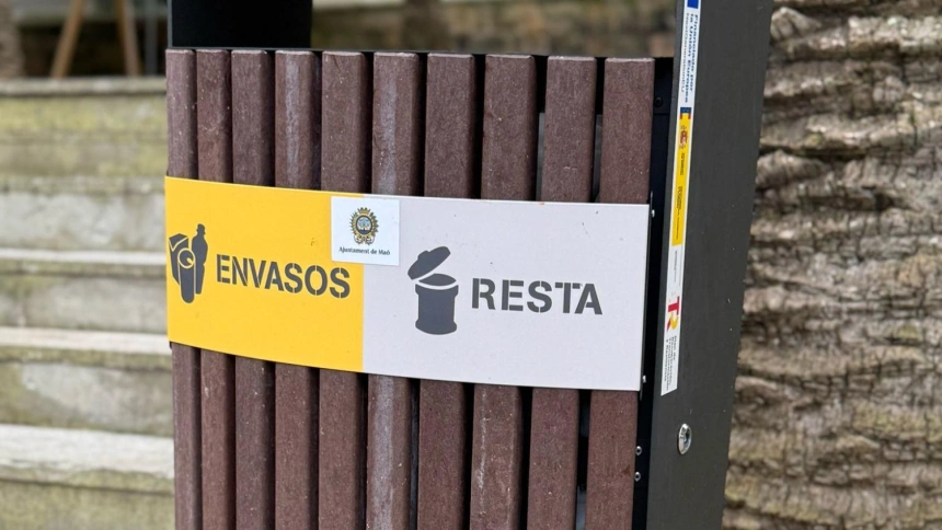 Una veintena papeleras de recogida selectiva