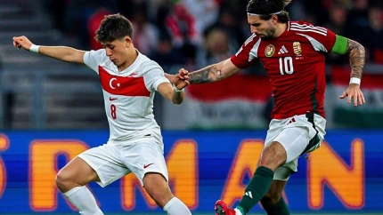 Güler y Szoboszlai durante el Hungría-Turquía