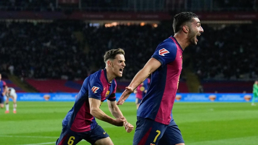 Ferran Torres celebra el gol en el Barcelona - Osasuna