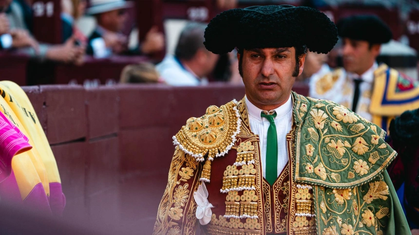 Morante de la Puebla en un paseíllo