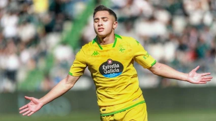Yeremay celebra su gol con el Deportivo