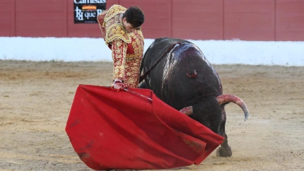 Derechazo de Sergio Rodríguez ante el sexto de El Montecillo