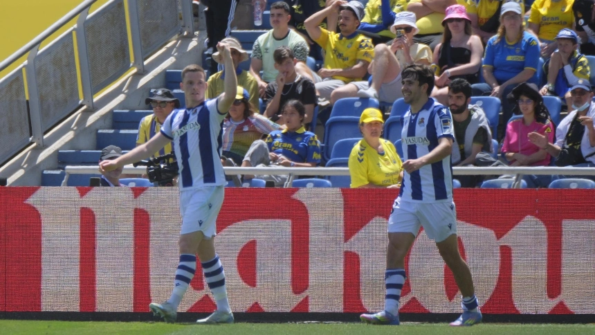 Sergio Gómez celebra su gol, en el partido entre Las Palmas y la Real Sociedad