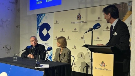 Monseñor José Rico y la alcaldesa García-Pelayo en el último 'Carrera Oficial' en Cayetano del Pino