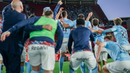 Plantilla y entrenador del Celta celebran el triunfo en Mallorca