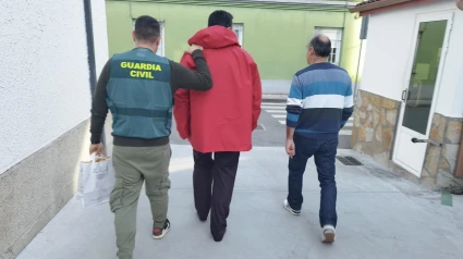 Detenido tras intentar robar cinco bloques de aluminio de una nave de Alcoa San Cibrao